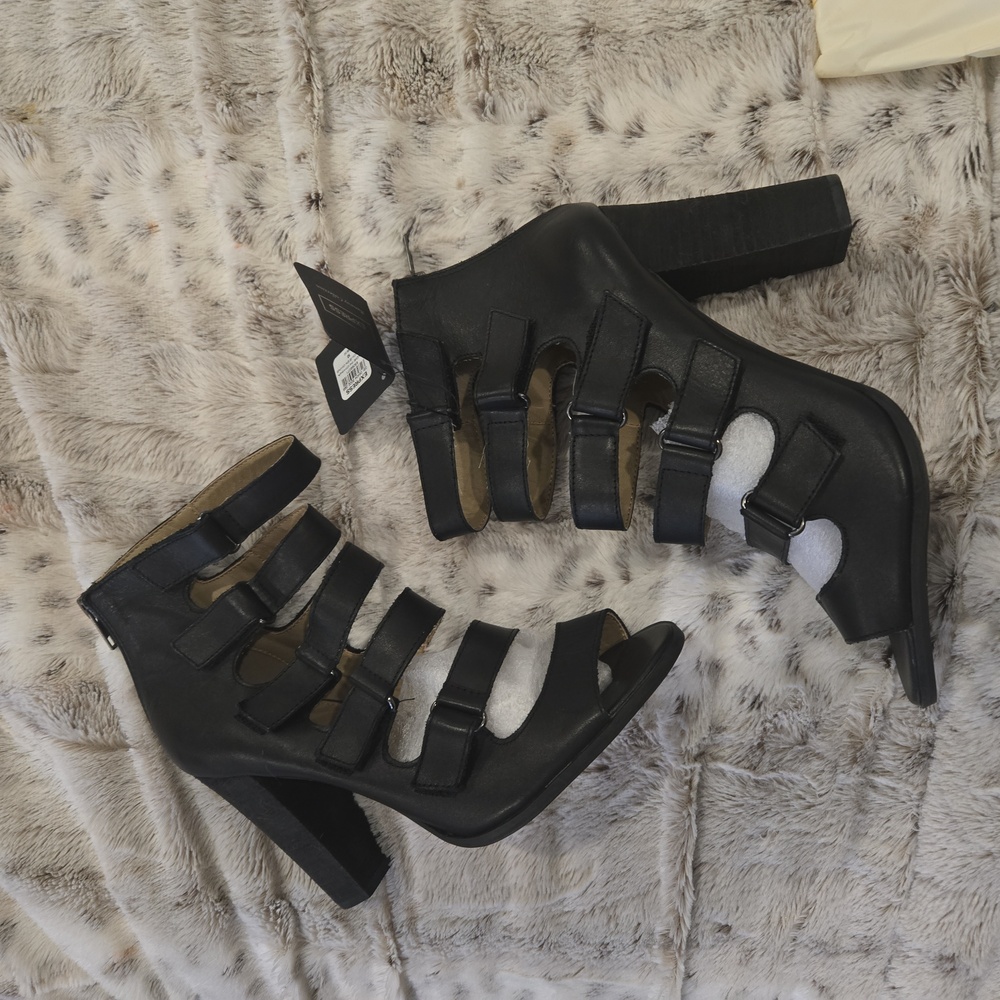 Express Size 10 Leather Velcro Gladiator Boots